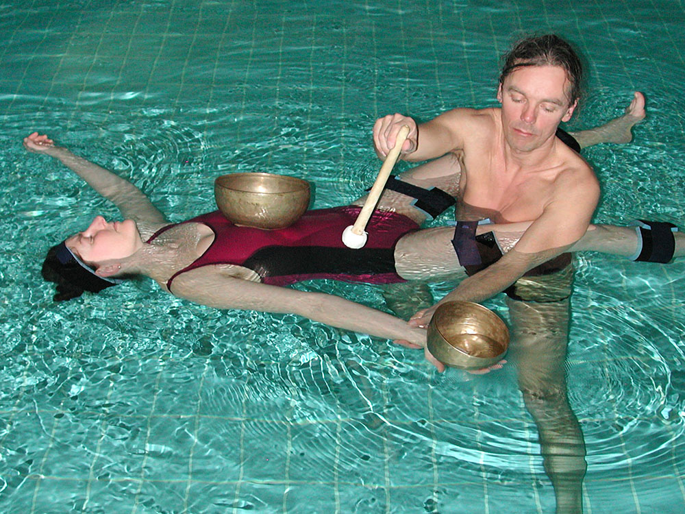 Aqualana®-Klangschalenmassage – Aqualana®-Klangmassage